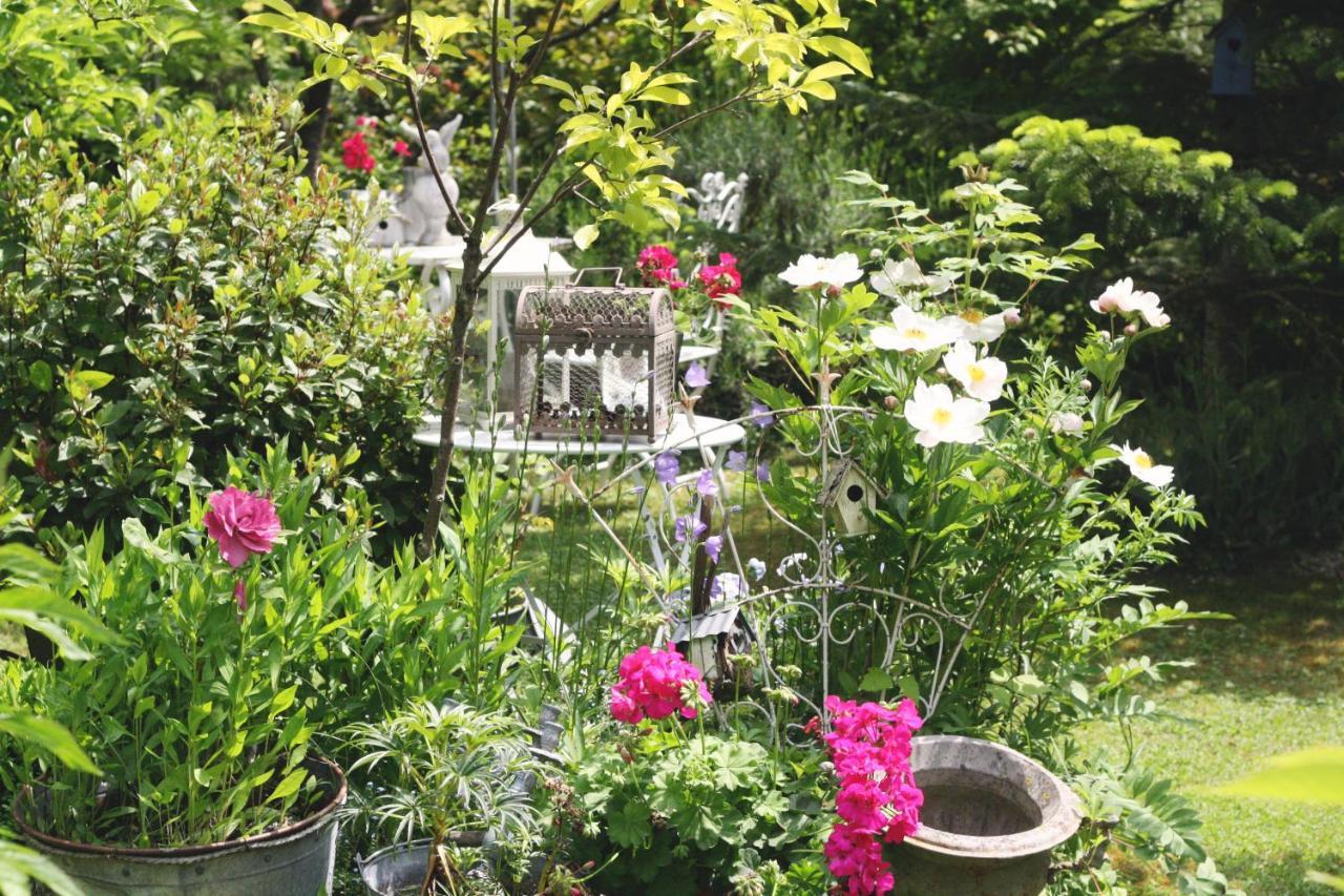 Le Bonheur A La Campagne Bed & Breakfast Lesmont Exterior photo